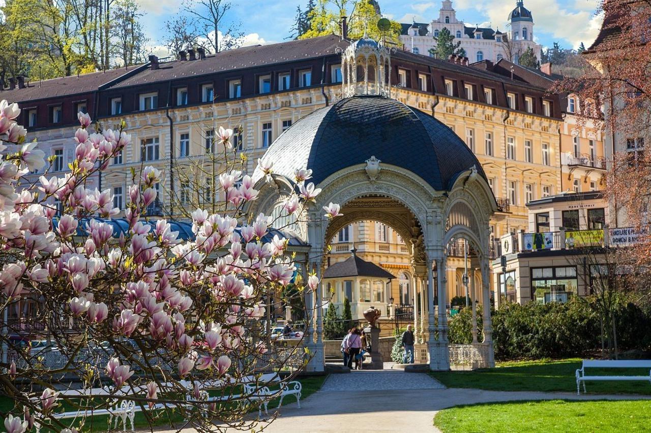 Krivan Hotel Карлови Вари Екстериор снимка