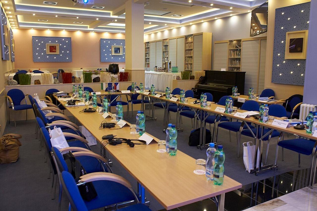 Krivan Hotel Карлови Вари Екстериор снимка